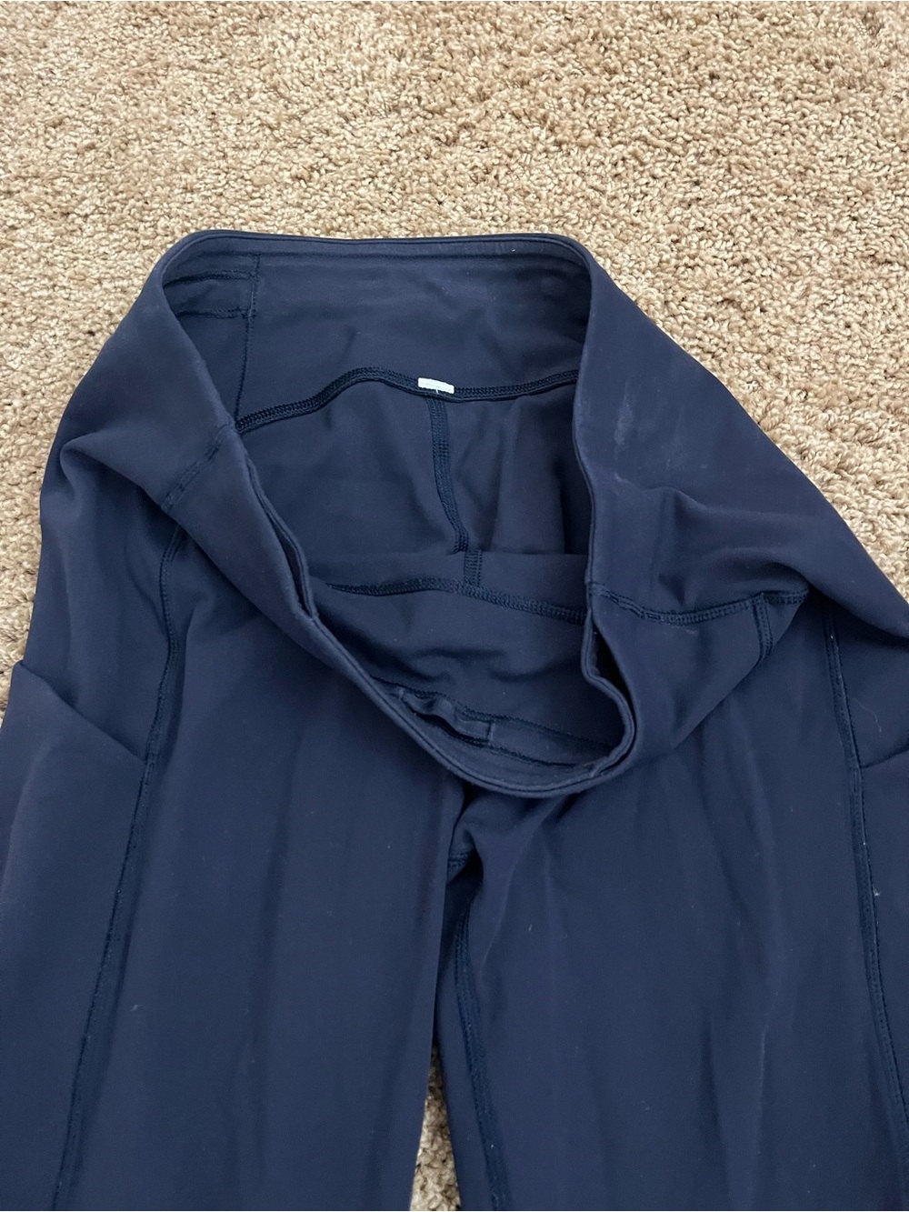 Lululemon Navy High-Rise Leggings with Side Pocket - Picture 3 of 6